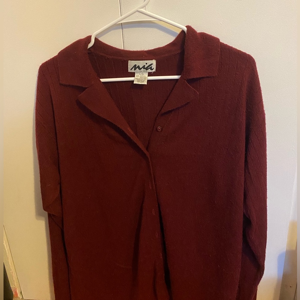 Mia red vest